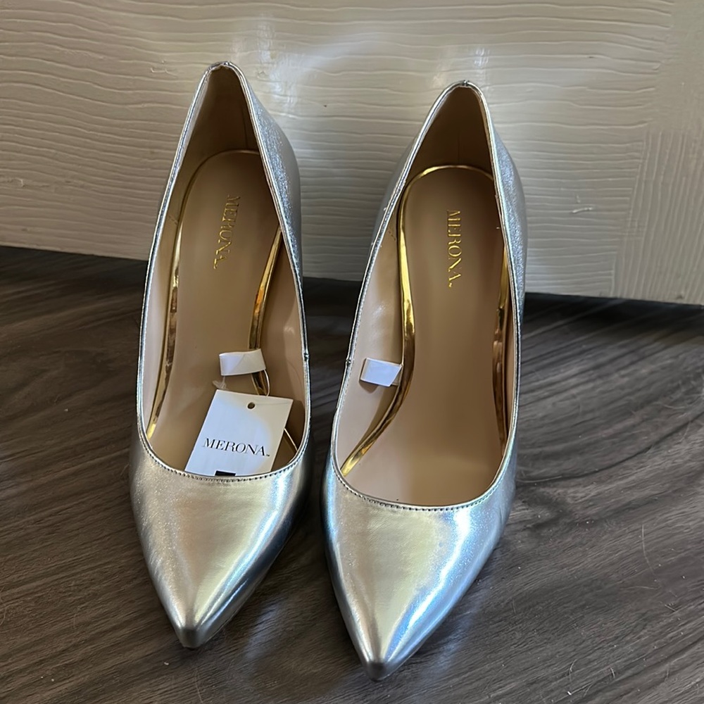 Merona Silver pump heels
